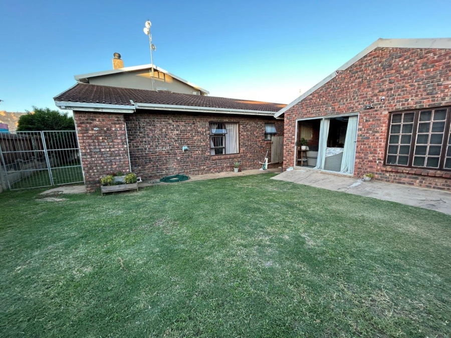 4 Bedroom Property for Sale in Noorsekloof Eastern Cape